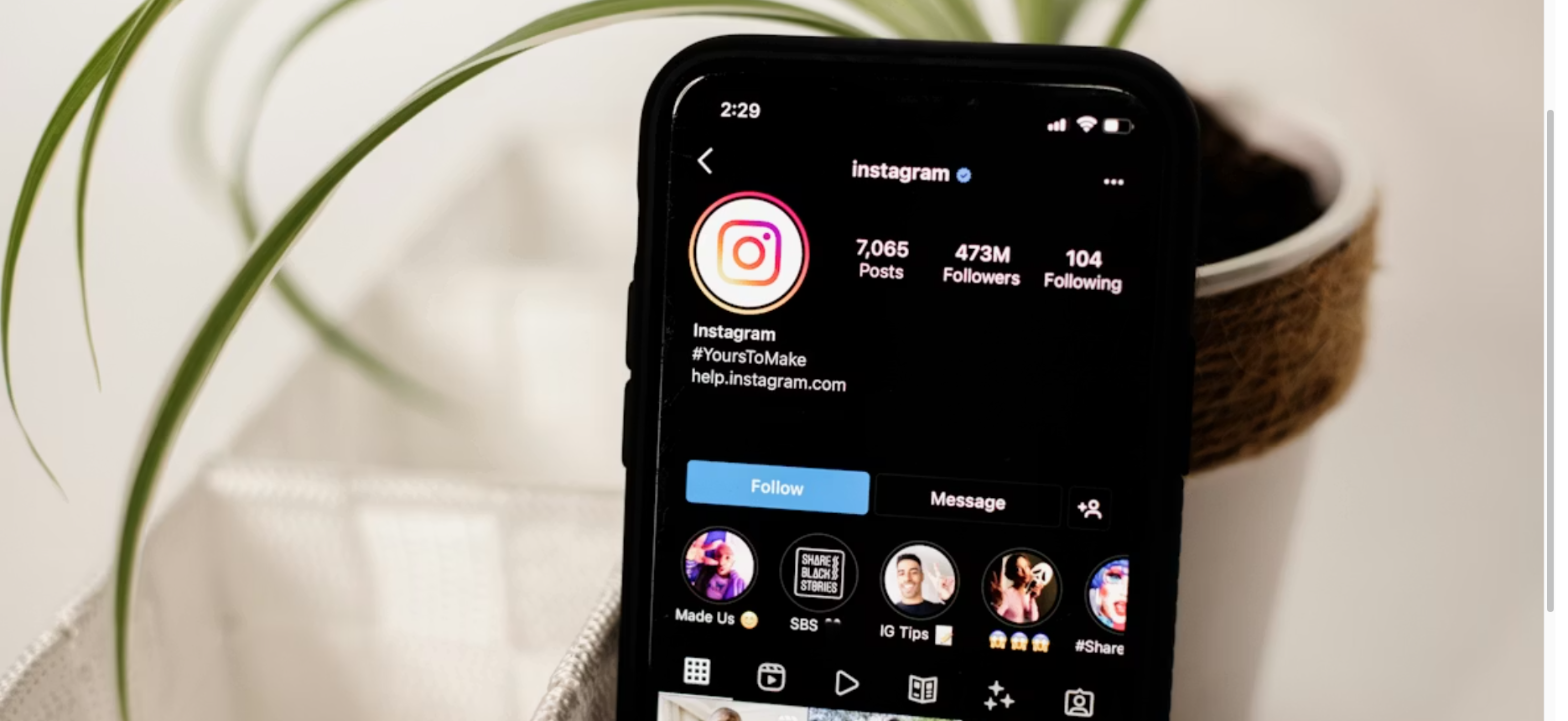 Social Media Influencers Transform Gift Card Marketing Landscape: Content Creators Drive Brand Awareness and Consumer Engagement Through Authentic Partnerships